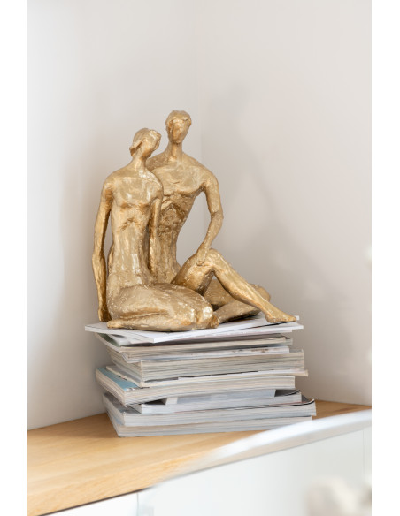 Statuette déco moderne Couple assis Hauteur 35 cm en Résine Dorée Galora - 2