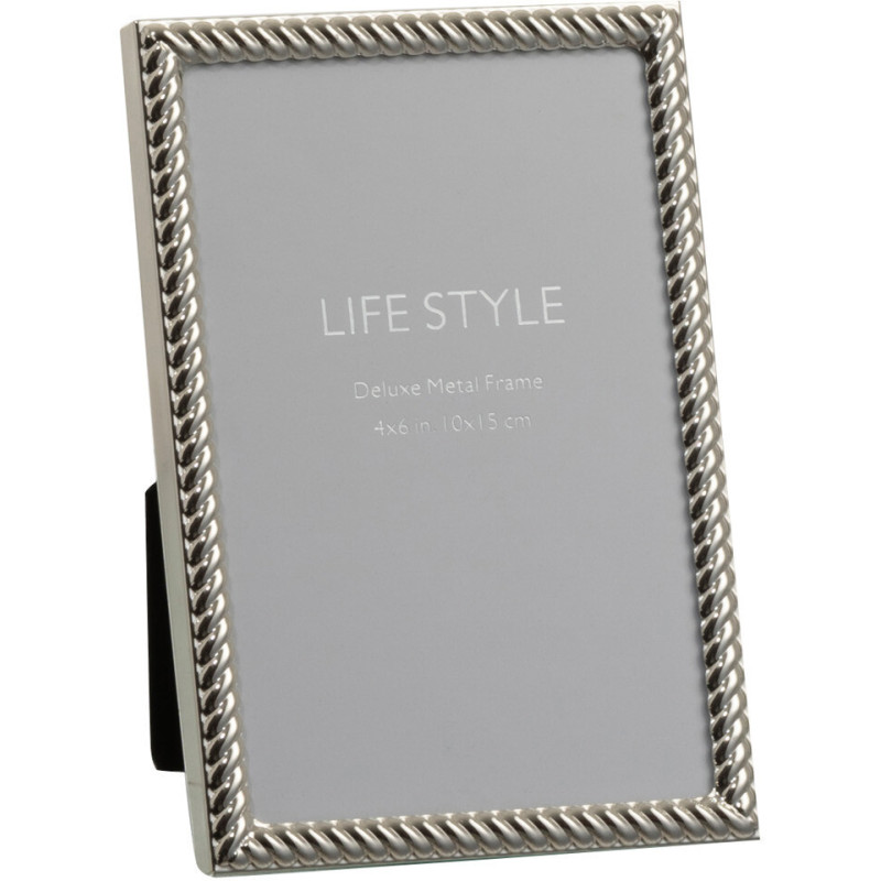 Cadre photo Arrondi Matino en Métal Argenté Motif lignes obliques pour photo 10x15 - 1