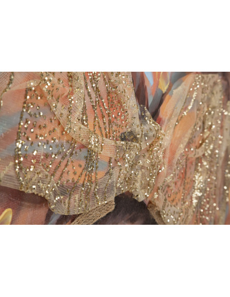 Toile murale et peinte Femme avec lunettes de soleil Beige Marron Doré 70x100 Jennifer 