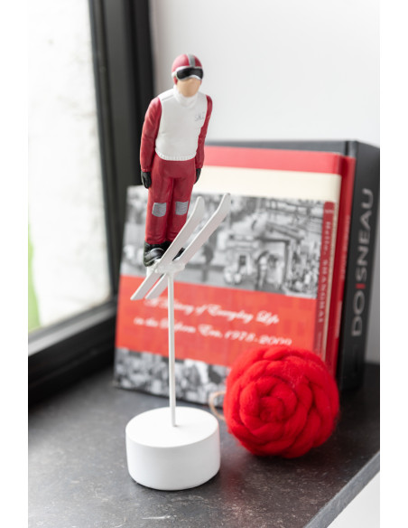 Statuettes déco sur pied Saut à ski Hauteur 33 cm en Résine Blanc Rouge Falina (Lot de 2) - 2