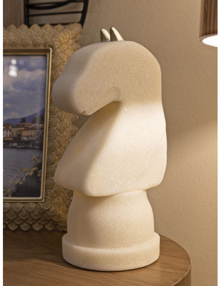 Statuette déco moderne Pièce d'échecs Cavalier Hauteur 31 cm en Résine Blanc Effet quartz Doré Scacchi 