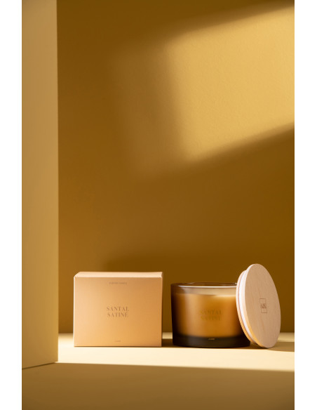 Bougie parfumée Senteur Boisée Santal Satiné 28 heures Accords Essentiels - 3