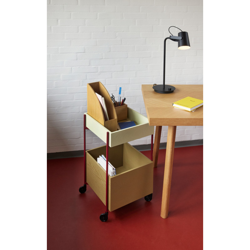 Desserte moderne à roulettes 2 niveaux en Bois de frêne Bois MDF Naturel Kaki Métal Rouge Fresh Hübsch - 2