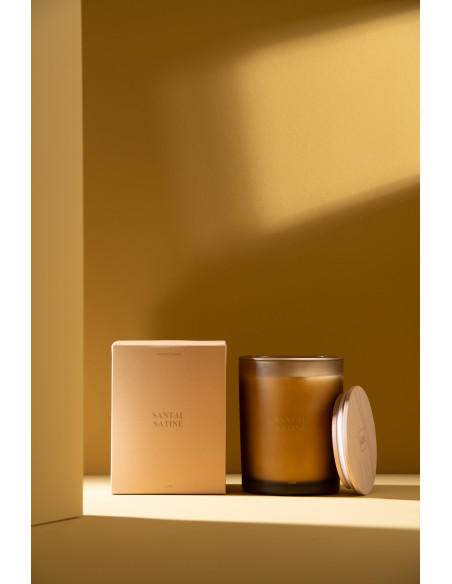 Bougie parfumée XL Senteur Boisée Santal Satiné 52 heures Accords Essentiels - 3