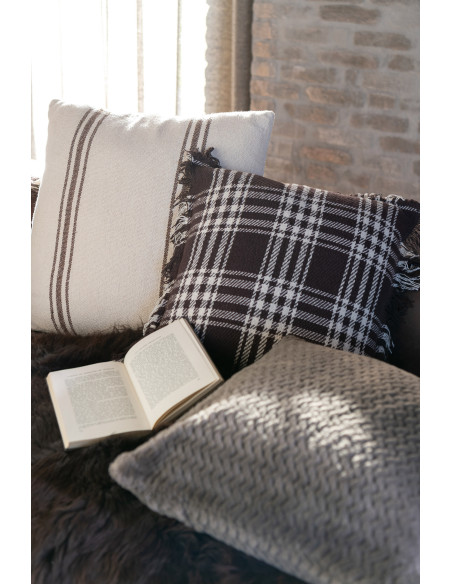 Coussin moderne chic Carré 45x45 en Tissu Marron foncé Motif chevrons Arista - 2