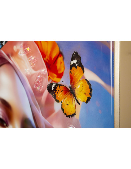 Toile murale peinte claire Femme Papillons 62x92 avec cadre doré Marty 