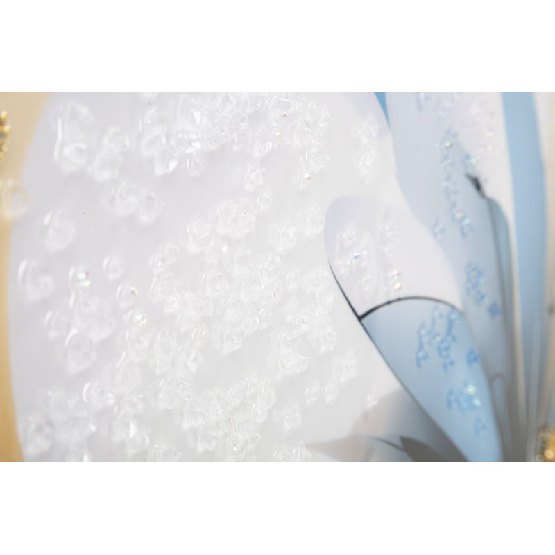 Grande toile murale peinte Femme chapeau bleu 62x92 avec cadre doré Dori 