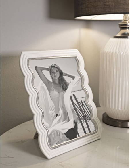 Grand Cadre photo moderne ondulé pour photo 20x25 Résine Argenté Blanc Curty 