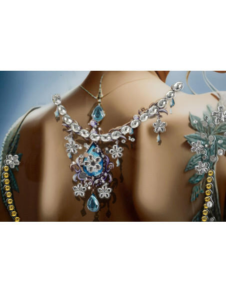 Grande toile murale peinte Femme dos bijoux fleurs blanches 72x102 avec cadre argenté Isabel 