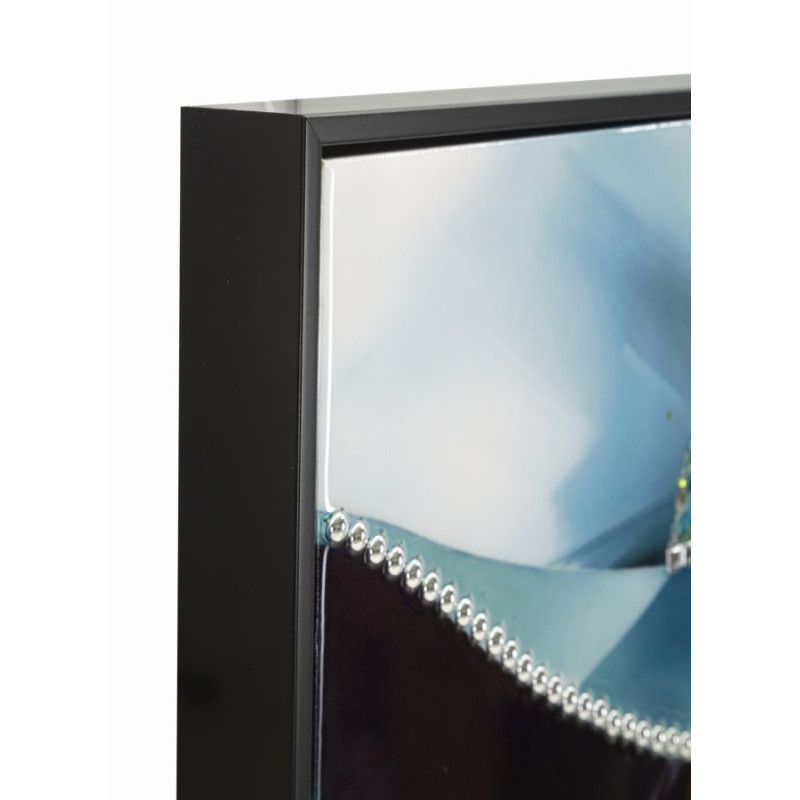 Toile murale peinte Femme chapeau bleu col bijou 62x92 avec cadre noir Pam 