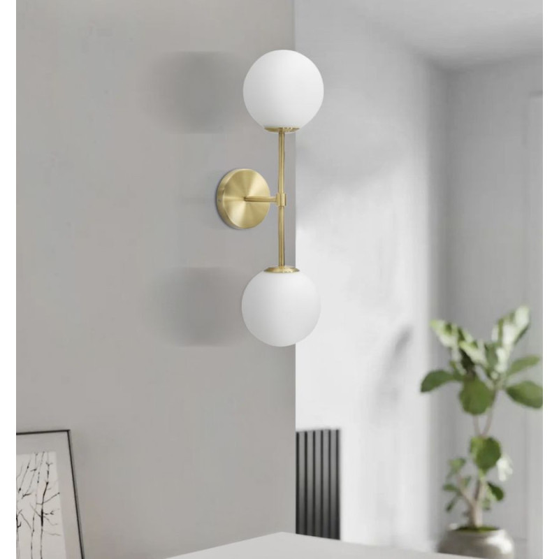 Applique murale moderne chic 2 Boules Hauteur 55 cm Métal Doré Verre Blanc Glamy 