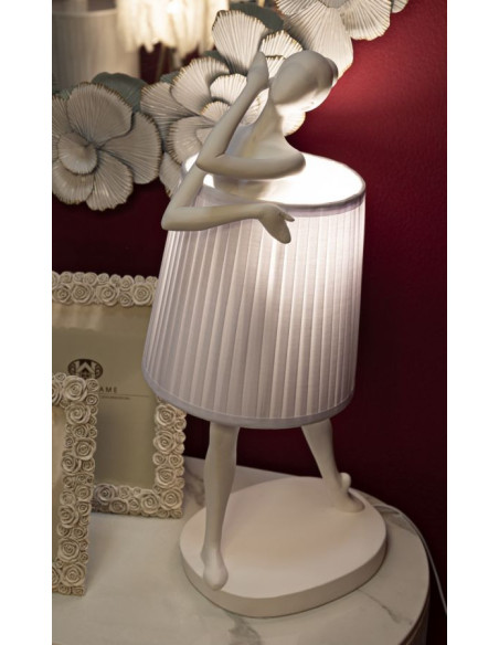 Grande Lampe à poser moderne Danseuse Hauteur 62 cm Résine Tissu Blanc Ballet 
