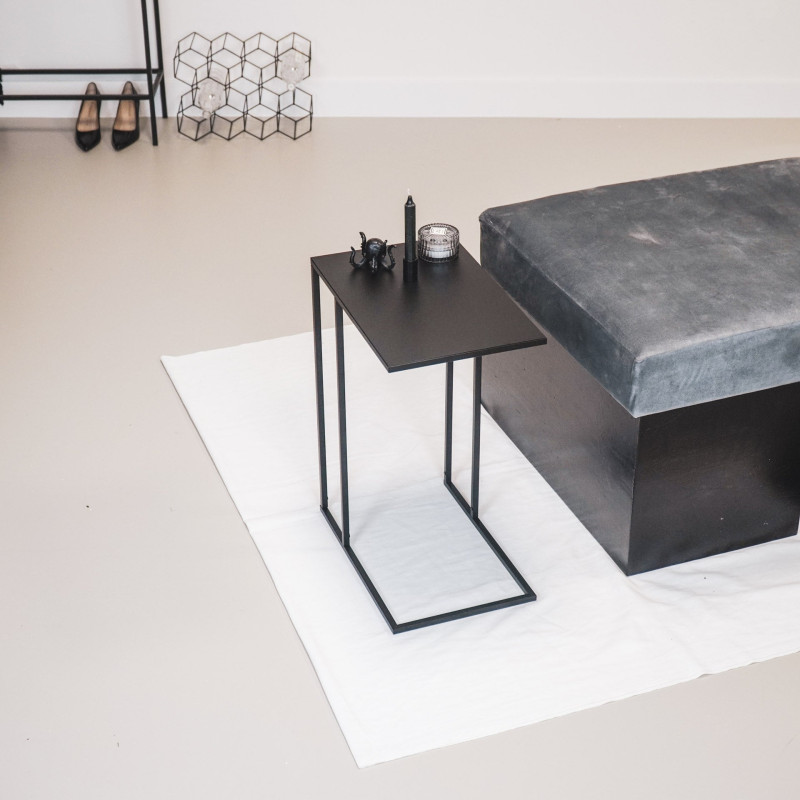 Table d’appoint en métal noir 45 x 30...