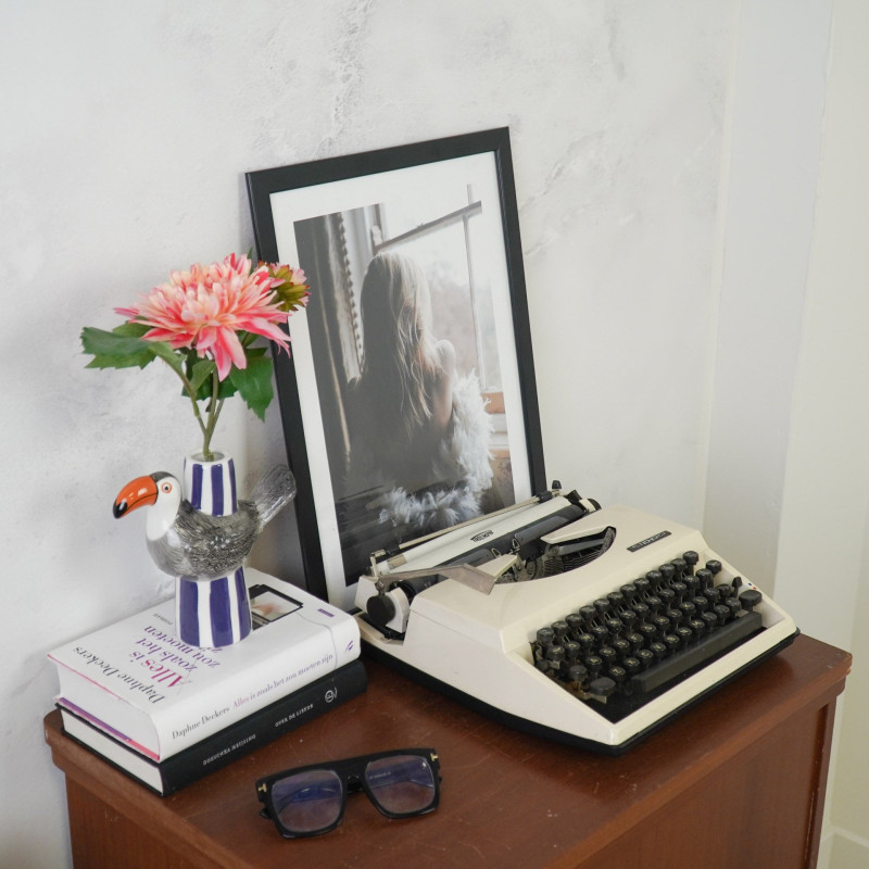 Vase original Hauteur 16 cm Céramique Noir Blanc Bleu Toucan 