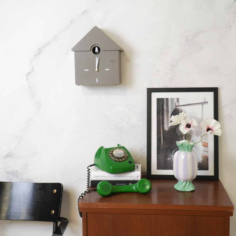 Horloge murale moderne Coucou Nichoir Hauteur 27 cm Plastique Taupe Blanc Cucko 