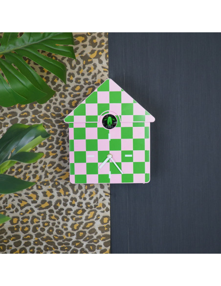 Horloge murale moderne Coucou Nichoir Hauteur 27 cm Plastique Rose Vert Motif carreaux Cucko 