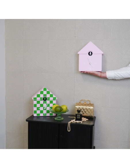 Horloge murale moderne Coucou Nichoir Hauteur 27 cm Plastique Rose Vert Motif carreaux Cucko 