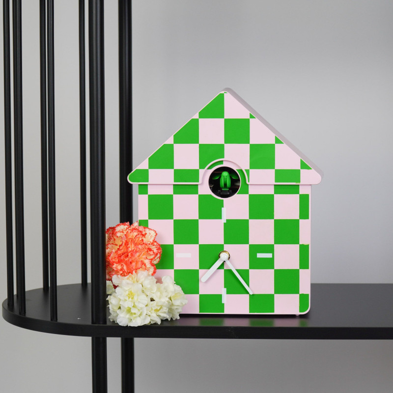 Horloge murale moderne Coucou Nichoir Hauteur 27 cm Plastique Rose Vert Motif carreaux Cucko 