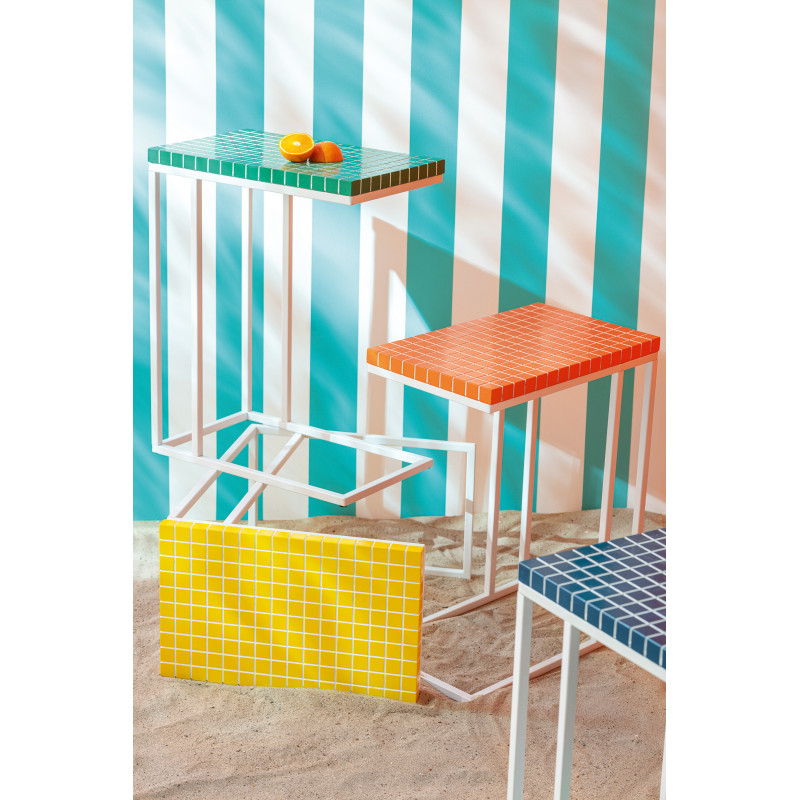Bout de canapé design bord de mer Rectangulaire 47 cm Métal Bois MDF Bleu foncé Blanc Motif carreaux 
