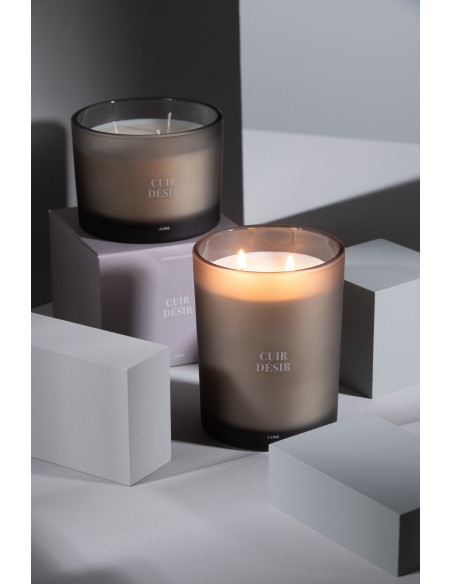 Bougie parfumée Mélange boisé Cuir Désir 28 H Verre Beige Cire Accord Essentiels 