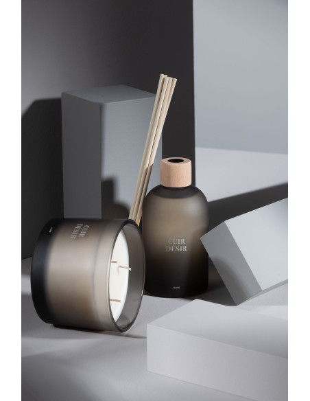 Bougie parfumée Mélange boisé Cuir Désir 28 H Verre Beige Cire Accord Essentiels 