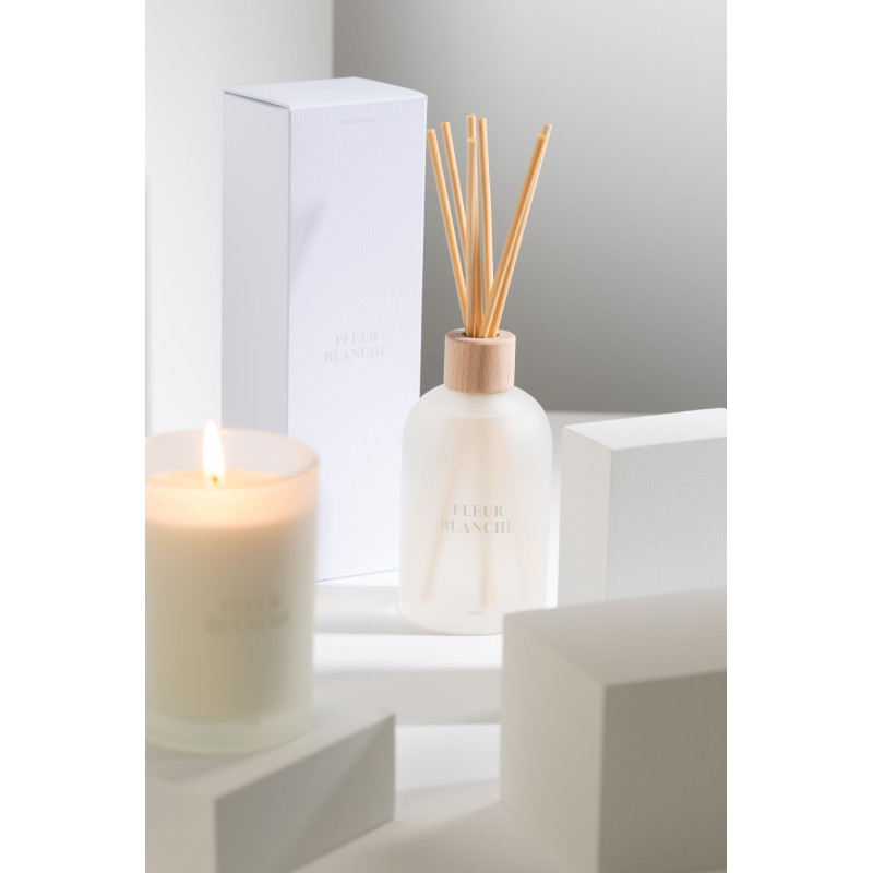 Grand Diffuseur de parfum à bâtonnets Mélange floral Fleur Blanche 550 ml Verre Blanc Accords Essentiels 