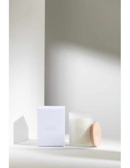 Bougie parfumée Mélange floral Fleur Blanche 38 H Verre Blanc Cire Accords Essentiels 