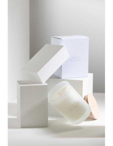 Bougie parfumée Mélange floral Fleur Blanche 38 H Verre Blanc Cire Accords Essentiels 