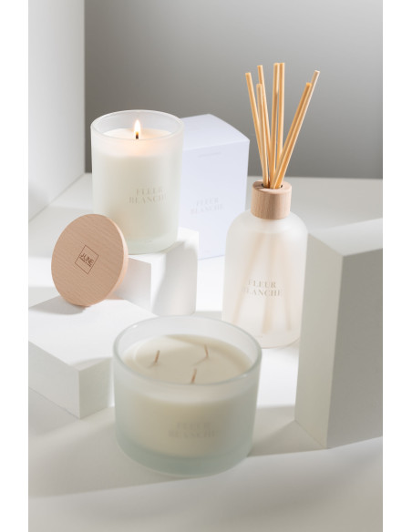 Bougie parfumée Mélange floral Fleur Blanche 38 H Verre Blanc Cire Accords Essentiels 