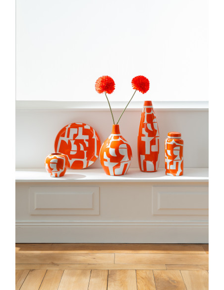 Vase design style memphis Ovale H 35 cm Porcelaine Orange Blanc Motif géométrique Atypika 