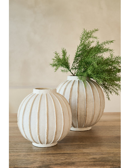 Vase design japandi Boule H 30 cm Terre cuite Blanc cassé Beige Motif lignes Orikino 
