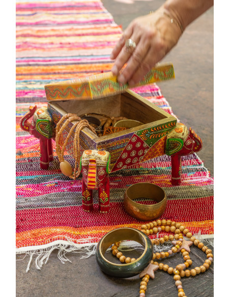 Boite de rangement déco indienne sur pieds Éléphants Carrée 23 cm Bois de manguier Multicolore Delhi 
