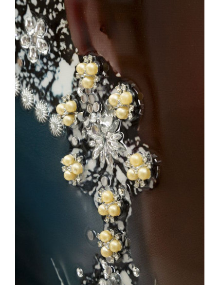 Grande Toile murale peinte Femme glamour Cadre noir 102x152 Finition laquée Orleans A 