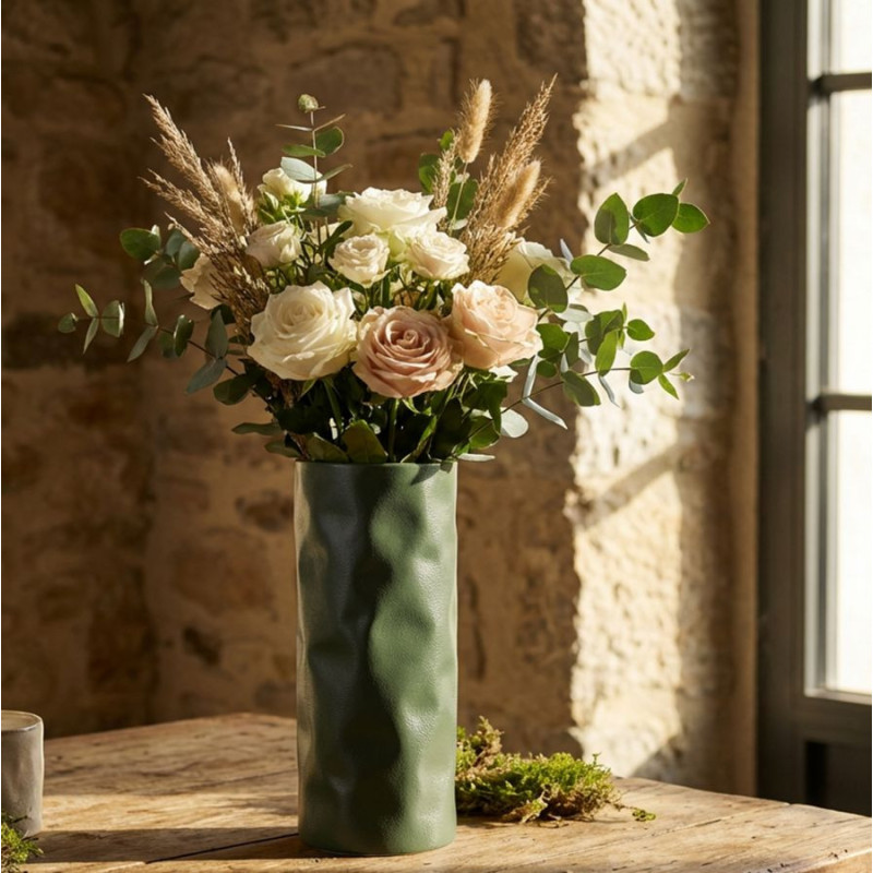 Vase design minimaliste Cylindrique H 30 cm Métal Vert Martelé Norimberga 