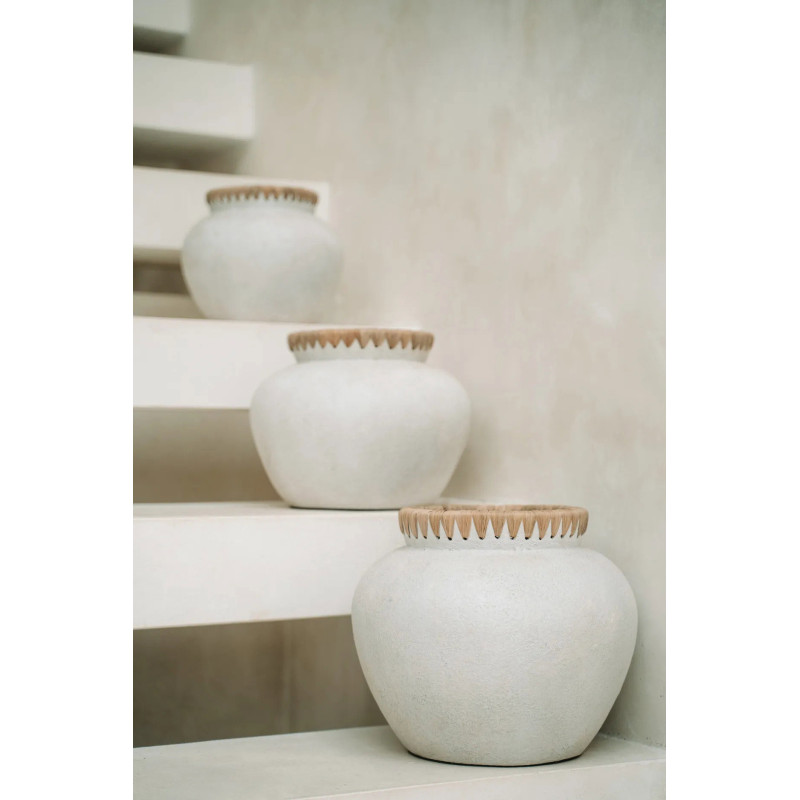 Vase Rond Hauteur 23 cm en Terre cuite Gris béton Raphia Naturel The Styly 