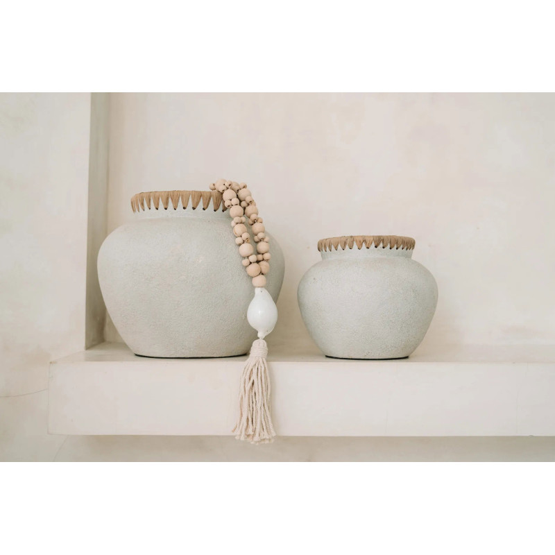 Vase Rond Hauteur 23 cm en Terre cuite Gris béton Raphia Naturel The Styly 