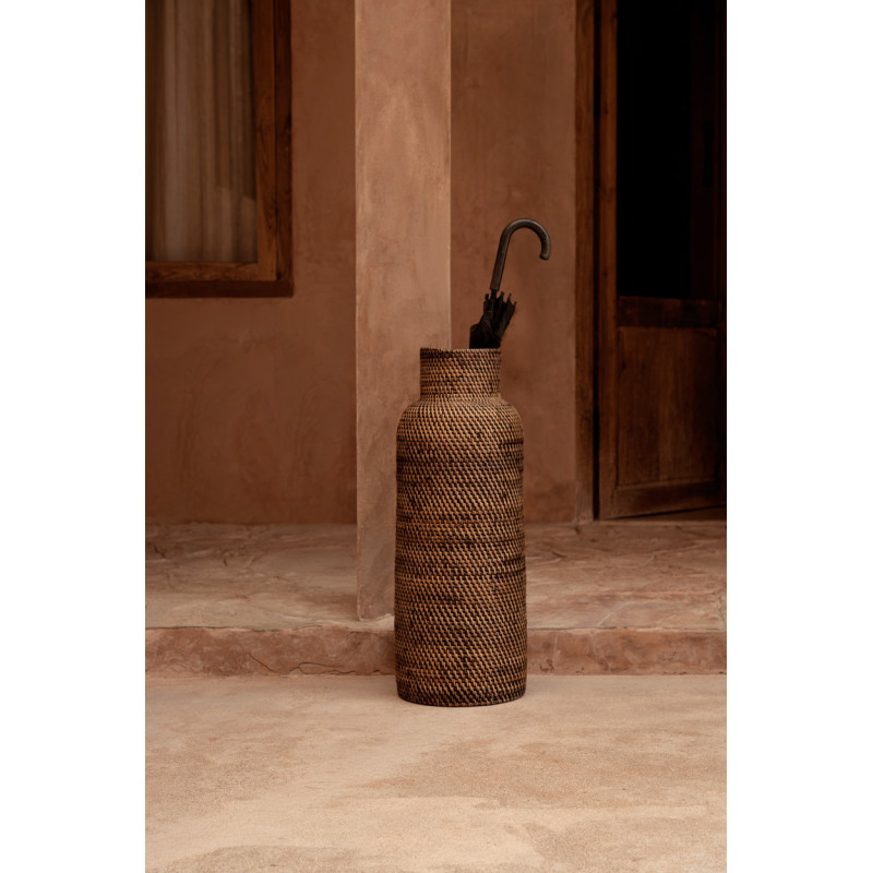 Porte-parapluies bohème chic Bouteille Hauteur 67 cm Rotin Naturel Marron Tressé The Colonial 