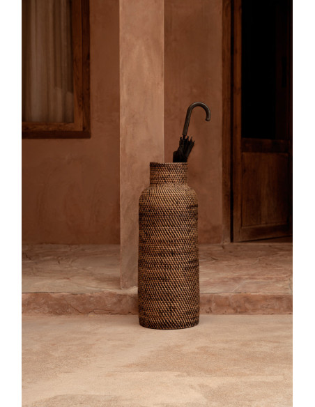 Porte-parapluies bohème chic Bouteille Hauteur 67 cm Rotin Naturel Marron Tressé The Colonial 