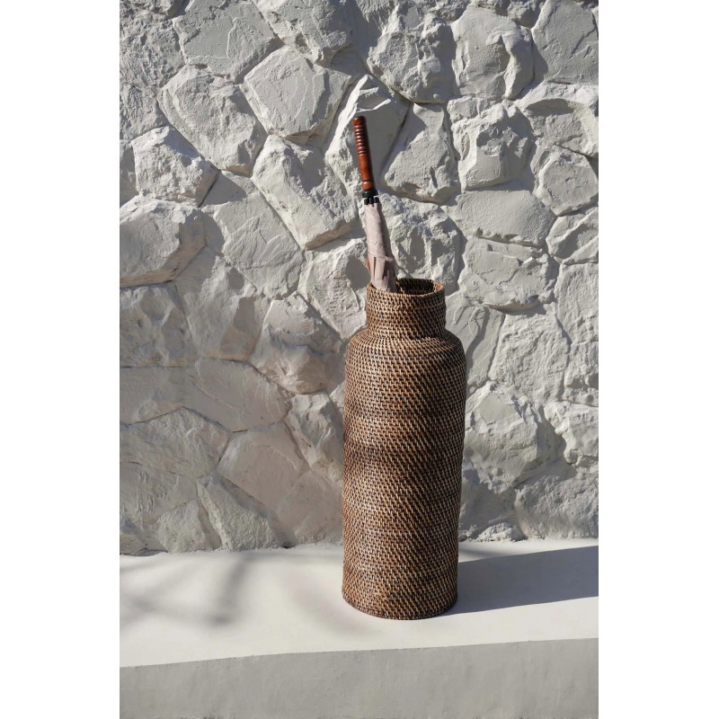 Porte-parapluies bohème chic Bouteille Hauteur 67 cm Rotin Naturel Marron Tressé The Colonial 