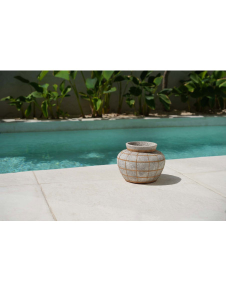 Vase Rond Hauteur 23 cm en Terre cuite Gris béton Raphia Naturel The Belly 