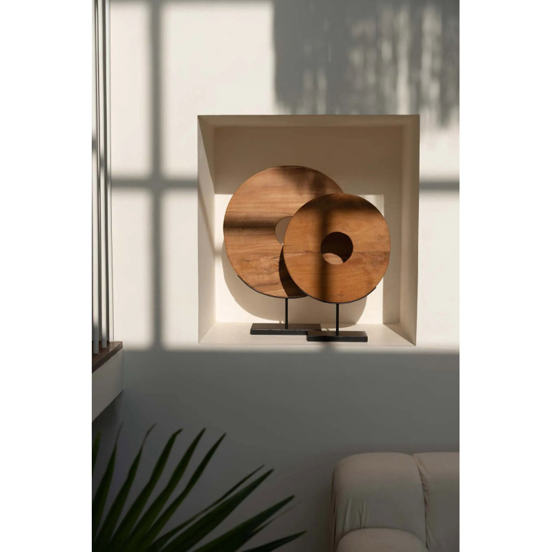 Sculpture moderne sur pied Disque Hauteur 60 cm en Bois de teck Naturel Métal Noir The Disk 