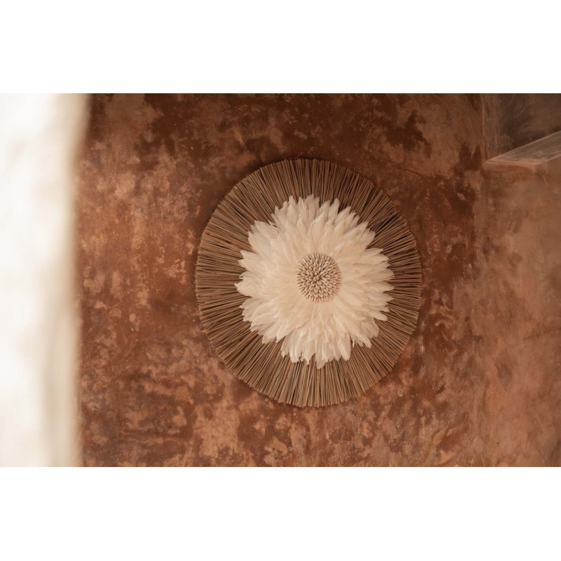 Décoration murale originale Jujuhat balinais 55 cm en Herbe Naturel Plume Blanc The Alang 