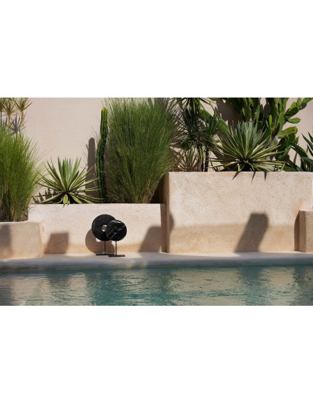 Sculpture moderne sur pied Disque Hauteur 40 cm en Marbre Métal Noir The Disk 