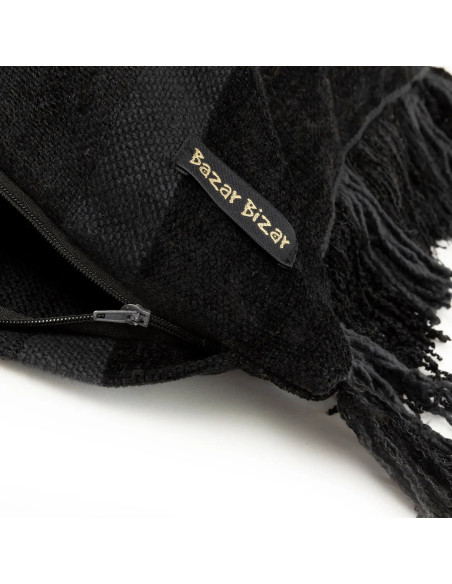 Housse de coussin Rectangulaire 50x30 en Velours Noir avec franges Motif rayé The Oh My Gee 