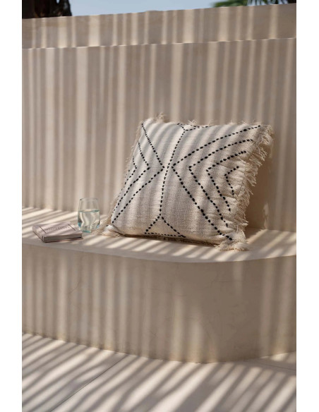 House de coussin originale Ethnique chic Carrée 50x50 en Coton Naturel Noir Avec franges The Tribal 