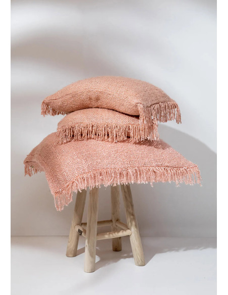 Housse de coussin Carrée 40x40 en Velours Rose saumon avec franges The Oh My Gee 