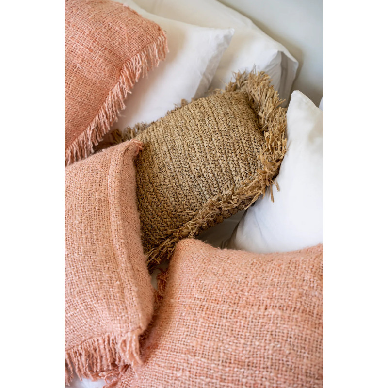 Housse de coussin Rectangulaire 50x30 en Coton Rose saumon avec franges The Oh My Gee 