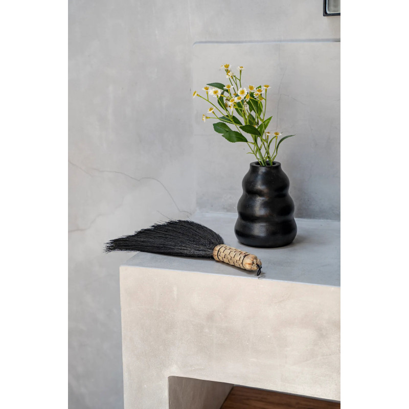 Vase Rond Hauteur 17 cm en Terre cuite Noir The Burned 