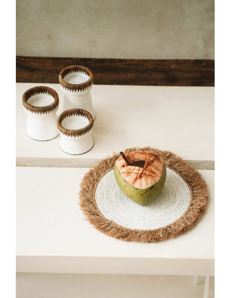 Bougeoir sur pied Rond Hauteur 12 cm en Terre cuite Blanc Raphia Naturel The Pretty 