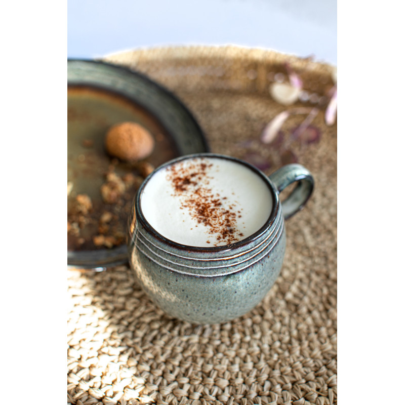 Mug rustique chic H 8 cm Céramique Vert de gris Marron foncé Beige The Comporta 